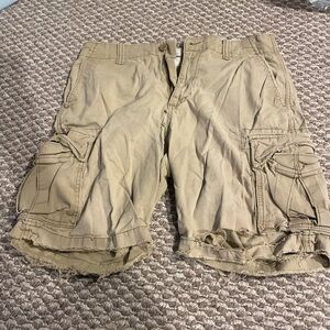 Men’s distressed shorts
